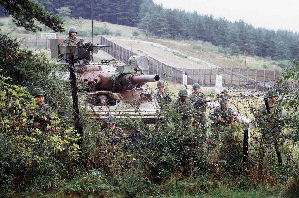 Легкий танк M551 Sheridan на границе между Западной и Восточной Германиями, 1979 г.