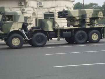 800px-Azeri LAR-160, parade in Baku, 2013.jpg