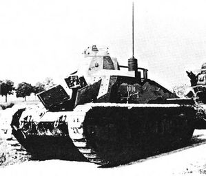 Char Observatorie - командирский танк на базе серийной машины с номером 1016 из состава 507е ВВС, 1937 г.jpg
