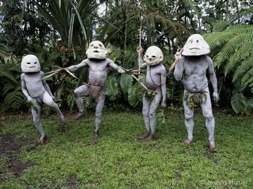Mudmen of Waghi Valley Papua New Guinea-via-hairstylepics.info .jpg