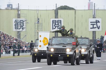 平成22年度観閲式(H22 Parade of Self-Defense Force) (10219480453).jpg