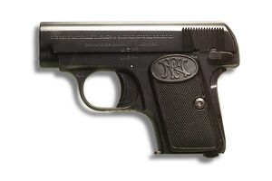 Henri Guisan FN Browning model 1906.jpg