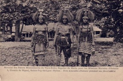 Old postcard Pacific Samoa Woman.jpg
