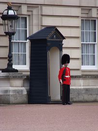 Buckingham Palace (Guard).006 - London.JPG.jpg