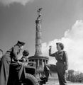 Американские девушки - представители оккупационных властей. После войны. Берлин. 1945 г..jpg