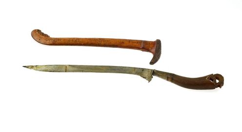 COLLECTIE TROPENMUSEUM Dolk (rencong) met hoornen greep en houten schede TMnr A-3734.jpg