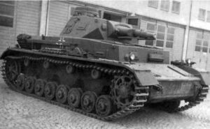 Танк Pz.IV Ausf.В в парке одной из танковых частей Вермахта. 1939 год..jpg