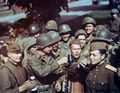 Долгожданная встреча американских и советских солдат, Германия. ВМВ. 1945 г..jpg