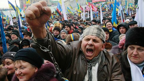 RT ukraine protest RTX169FL jt 131208 16x9 992.jpg