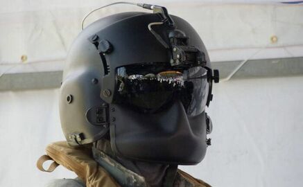 F0-Шлем-для-пилотов-вертолета-700x433.jpg