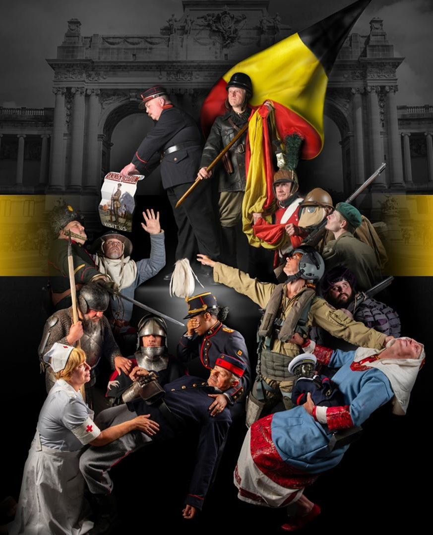 Афиша в честь 100-летия бельгийского музея королевской армии и военной истории, на которой изображены воины Бельгии разных эпох, 2023 г.
