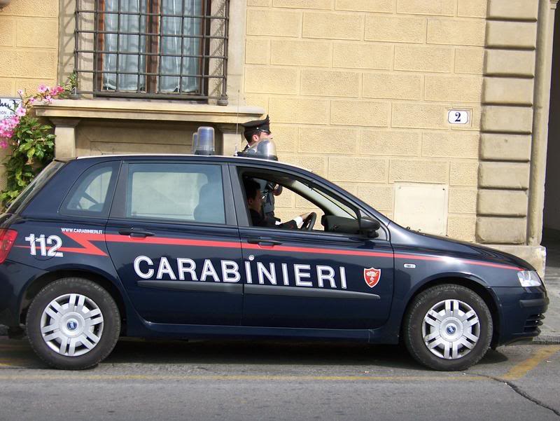 Итальянский карабинер 7 букв сканворд. Carabinieri логотип. Полиция Италии знак. Карабинеры Молдовы. Эмблема карабинеров Италии.