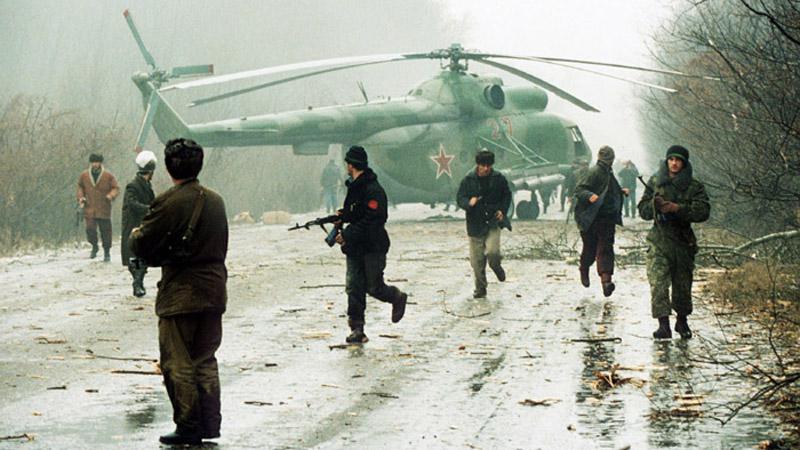 Подбитый Ми-8 федеральных войск, район Нового Шароя, Чечня, 14 декабря 1994 г.