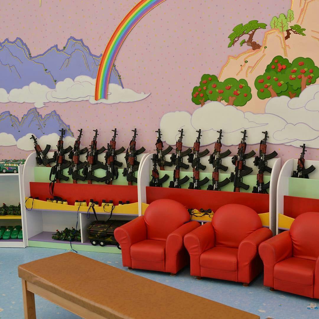 Игровая комната в северокорейском детском саду, 2010-е гг.