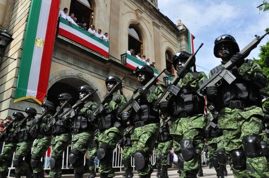 Мексиканские военные на параде в честь 206-й годовщины Независимости, 16 сентября 2016 г.