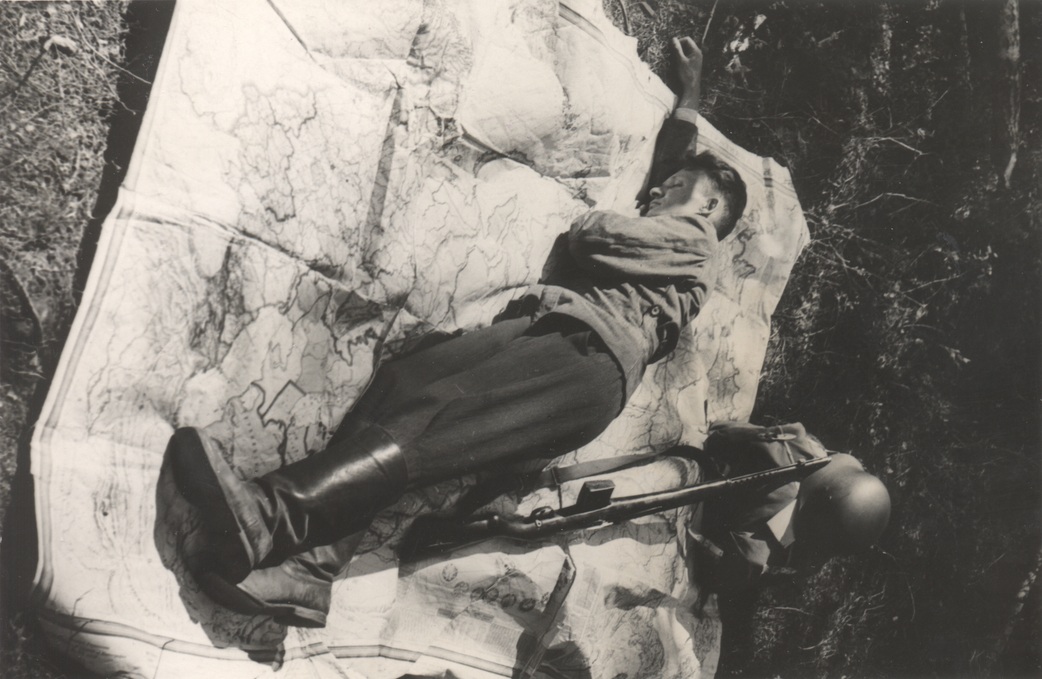 Спящий финский солдат, советско-финская война, 1944 г.