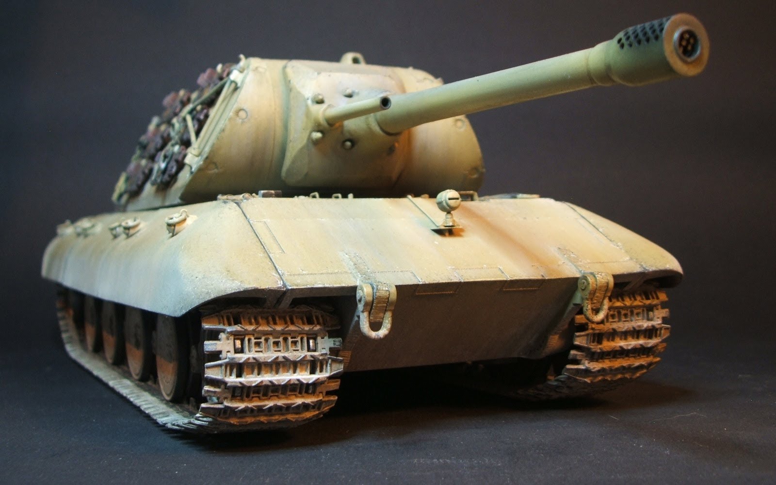 Танк 100. Е100 тяжелый танк. E-100 танк. E100 Tiger Maus танк. Модель брони е100.