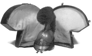 Карабинерски шлем офицера в оригинальной коробке.jpg