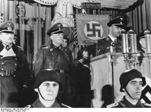 Bundesarchiv Bild 146-1987-128-10, Rede Heinrich Himmler vor Volkssturm.jpg