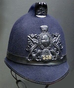 Шлем лондонского констебля 1890-е.jpg