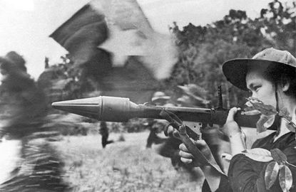 Female-viet-cong-soldiers-22.jpg