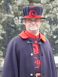 Beefeater at tower of london.jpg