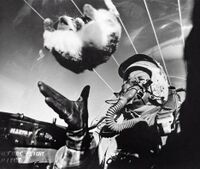 Изучение воздействия невесомости на кота на высоте 7,6 км, внутри кабины F-94C, мй 1958 г.jpg