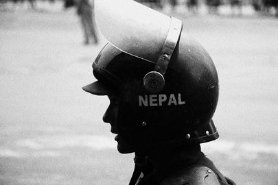 Непальский полицейский, Катманду, 2014 г..jpg