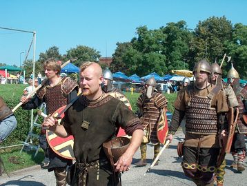 Viking-parade2.jpg