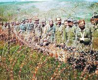 Немецкие военнопленные во французском плену. ВМВ. Нормандия. Франция. Фото в цвете. Июнь 1944 г..jpg