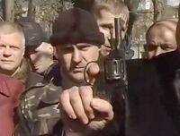 Арсен Клинчаев призывает вооружатся с револьвером в руках 1 (2).jpg