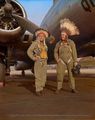 Индейцы племени Кайoва возле своего бoмбардирoвщика B-17 на базе BBС США MacDill Air Force Base, Флорида, 1944 год..jpg
