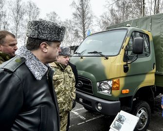 Посещение Президентом учебного центра Национальной гвардии Украины, 13 февраля 2015 года11.jpg