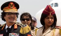 Gaddafi-with-a-female-gua-006.jpg