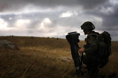 800px-Infantryman Kneeling with NLAW at BATUS MOD 45149591.jpg