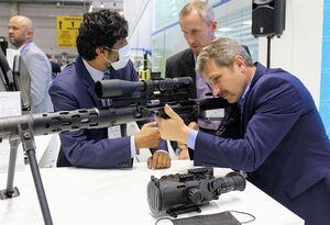 Снайперская винтовка "Властелин горизонта" на выставке "Оружие и безопасность" 3.jpg