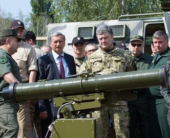Посещение Президентом Украины Первой оперативной бригады Национальной гвардии, 26 июля 2014 года4.jpg