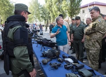 Посещение Президентом Украины Первой оперативной бригады Национальной гвардии, 26 июля 2014 года3.jpg