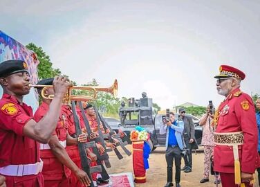 Governor-Akeredolu-at-the-passing-out-parade-of-the-Amotekun-Corps-on-Monday.jpg