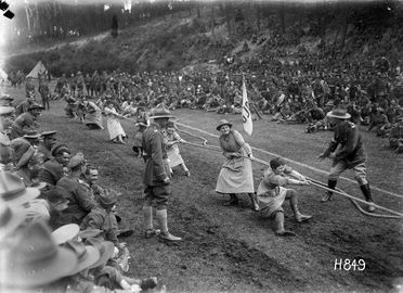 Queen Mary's Auxilary Army Corps tug-o-war, 3 August 1918.jpg