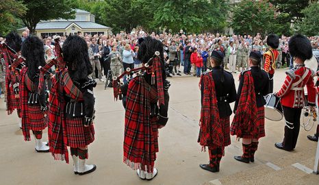 US Army 51768 Pipes and Drums 4.jpg