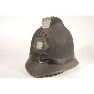 Шлем английского полицейского 1940-е года.jpg