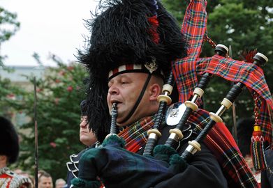 US Army 51767 Pipes and Drums 3.jpg