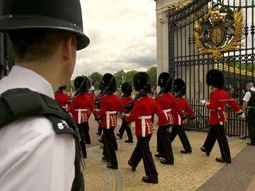 London-grenadier-guards 2200 600x450.jpg