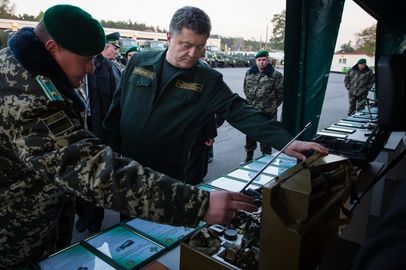 Посещение Президентом отдельной комендатуры охраны Государственной пограничной службы Украины2.jpg