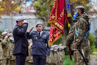 Олександр Трепак попрощався з бойовим прапором 3-го полку спецпризначення (2).jpg
