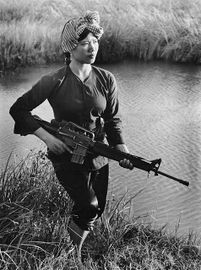 Female-viet-cong-soldiers-10.jpg