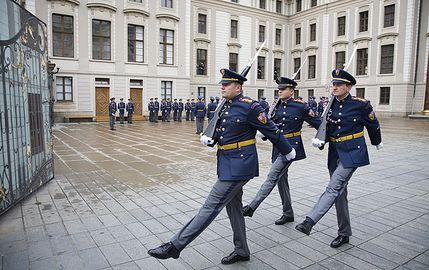 Change of guard at the Prague Castle - 9223.jpg