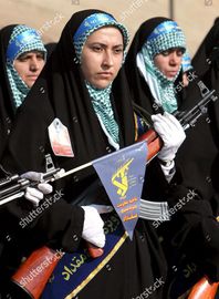 Iran-basiji-human-chain-nov-2005-shutterstock-editorial-7593122d.jpg
