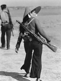 Female-viet-cong-soldiers-11.jpg
